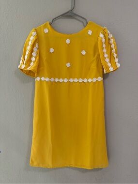 ModCloth Yellow Daisy Trim Puff Sleeve Shift Dress Size 2